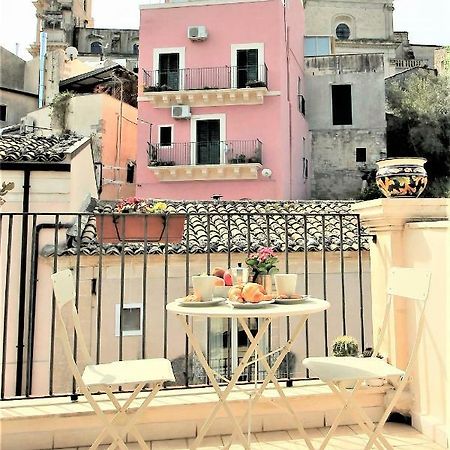 Bed and Breakfast Le Luci Su Ibla - Ospitalita Con Vista Ragusa Zewnętrze zdjęcie