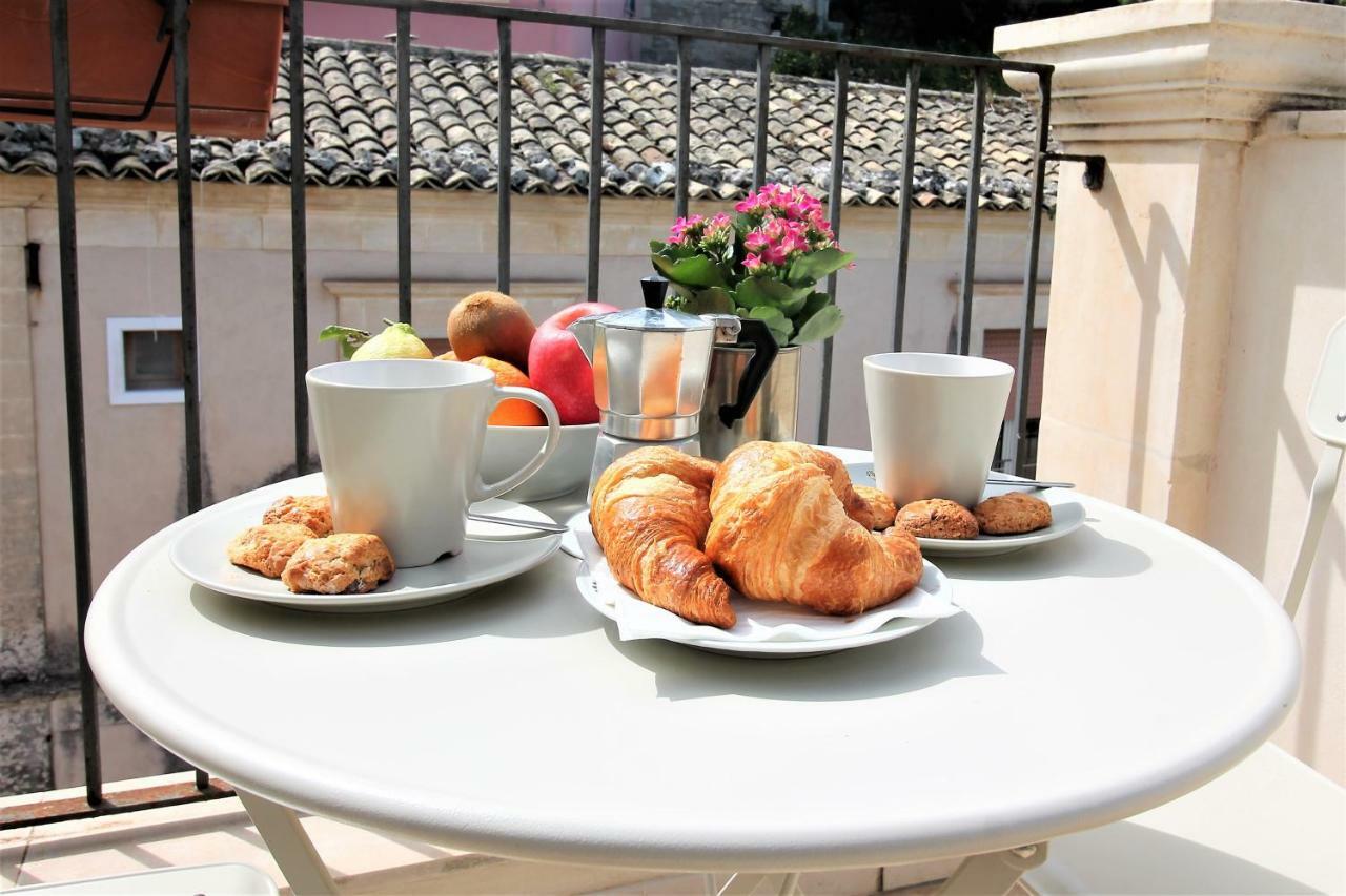 Bed and Breakfast Le Luci Su Ibla - Ospitalita Con Vista Ragusa Zewnętrze zdjęcie