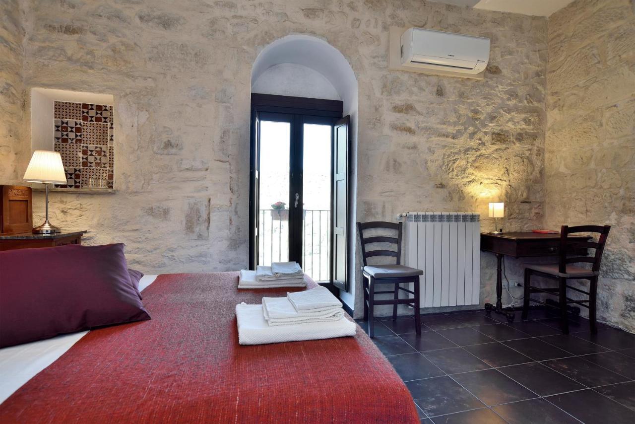 Bed and Breakfast Le Luci Su Ibla - Ospitalita Con Vista Ragusa Zewnętrze zdjęcie