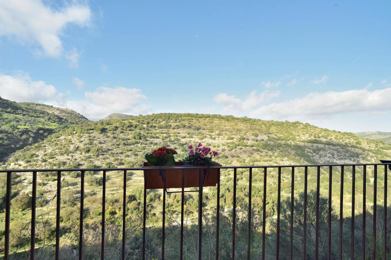 Bed and Breakfast Le Luci Su Ibla - Ospitalita Con Vista Ragusa Zewnętrze zdjęcie