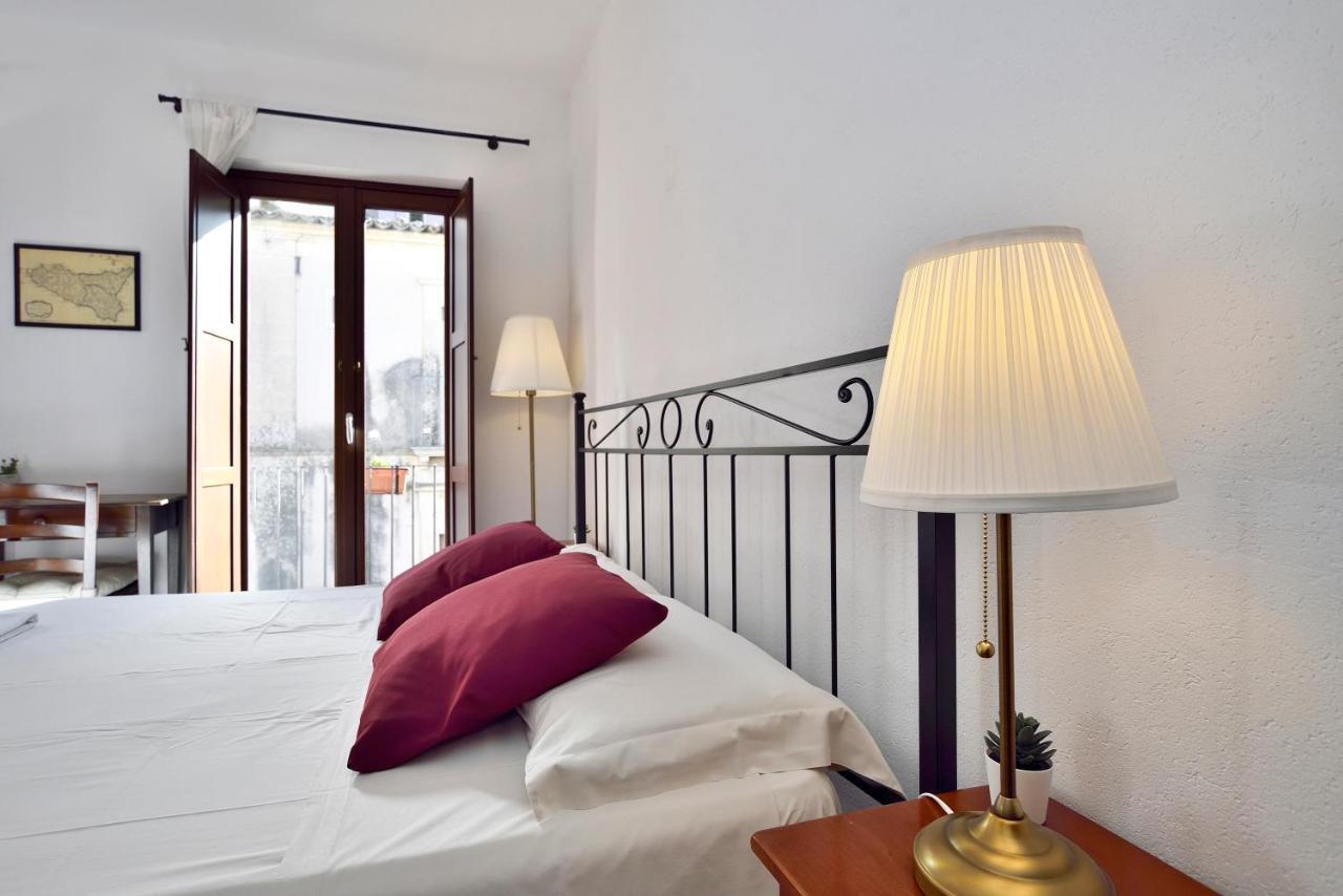 Bed and Breakfast Le Luci Su Ibla - Ospitalita Con Vista Ragusa Zewnętrze zdjęcie